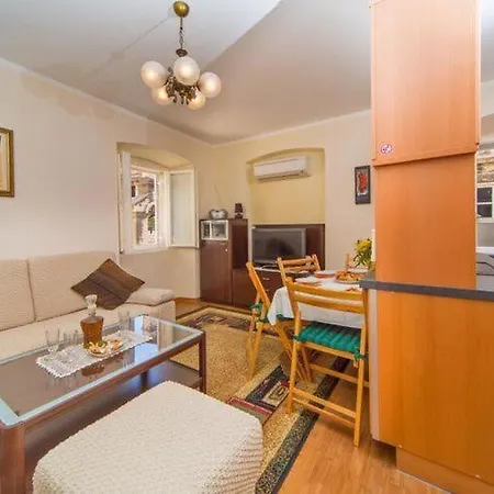 Maru - Two Bedroom With View A4 Apartment *
