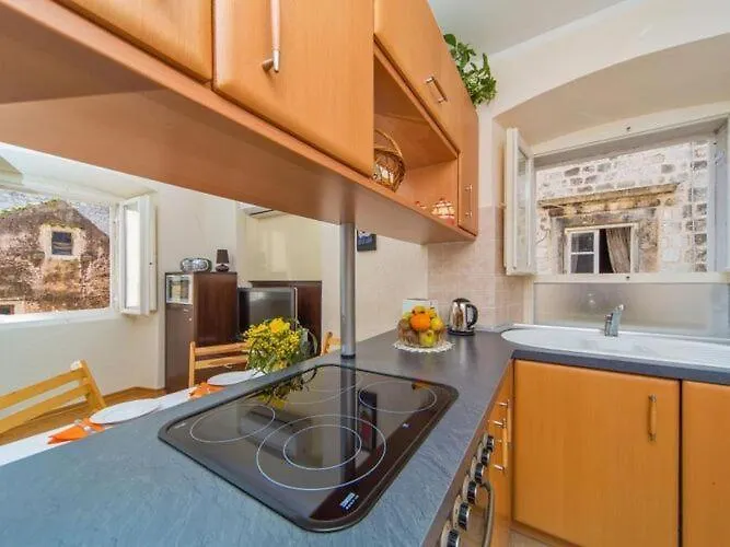 Maru - Two Bedroom With View A4