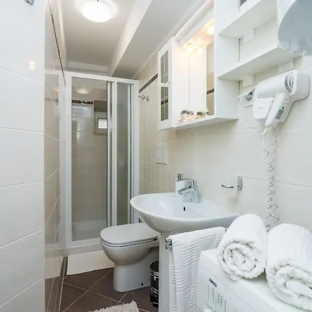 Apartment Maru - Two Bedroom With View A4